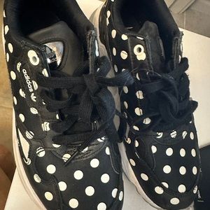 Adida superstar tennis shoes!